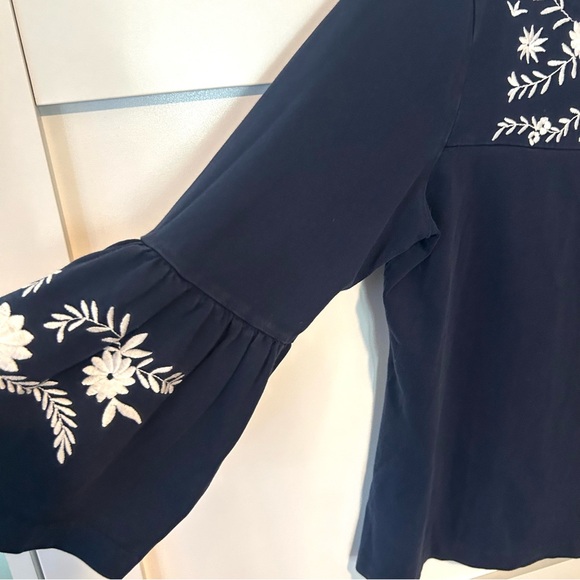 J. Crew Women's Navy and White Embroidered Bell Sleeve Cotton Top‎ in Size L - Picture 6 of 13
